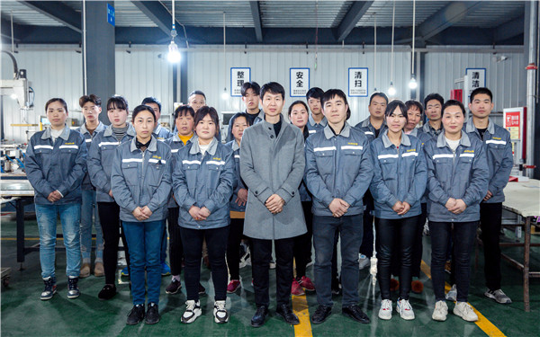 點創(chuàng)包裝合影