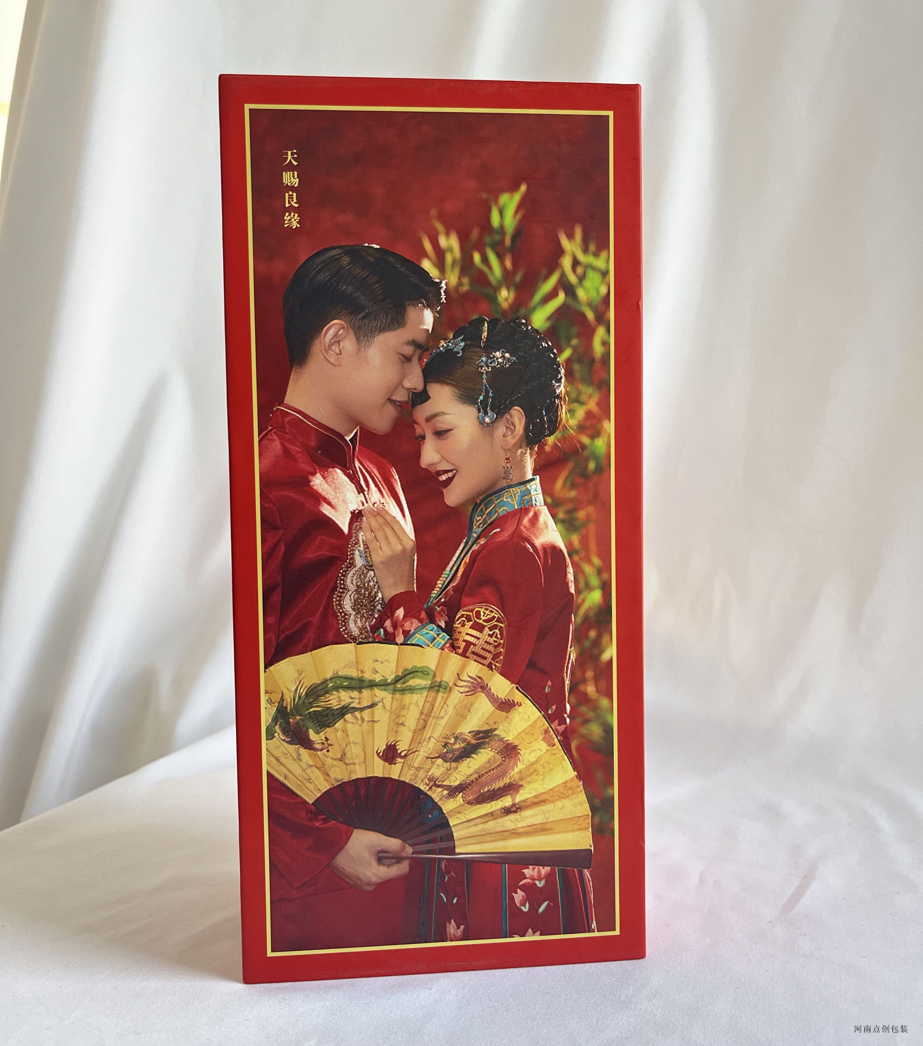 酒盒包裝廠家：客戶喜歡定制個(gè)性化酒的原因