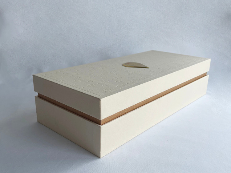 化妝品套盒-高端精品盒定制-禾詩曼 化妝品套盒-高端精品盒定制-禾詩曼