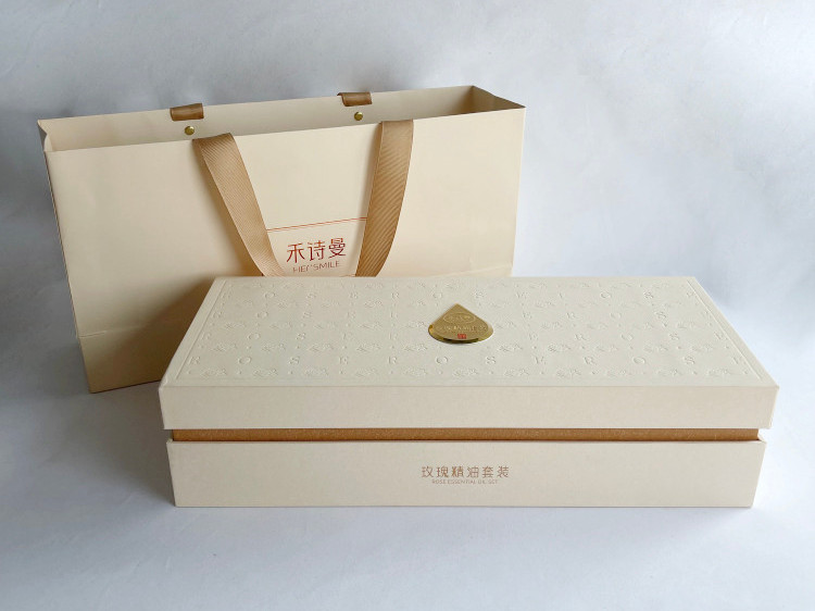 化妝品套盒-高端精品盒定制-禾詩曼 化妝品套盒-高端精品盒定制-禾詩曼